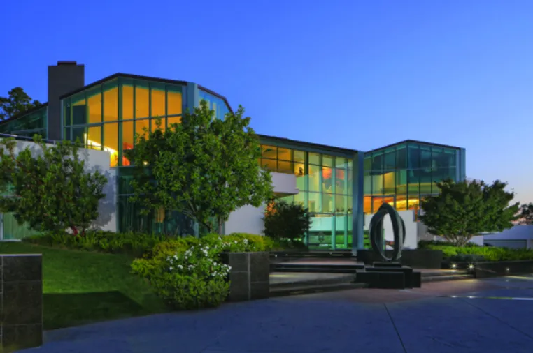 Pharrell Williams Sells Ultramodern Glass Mansion